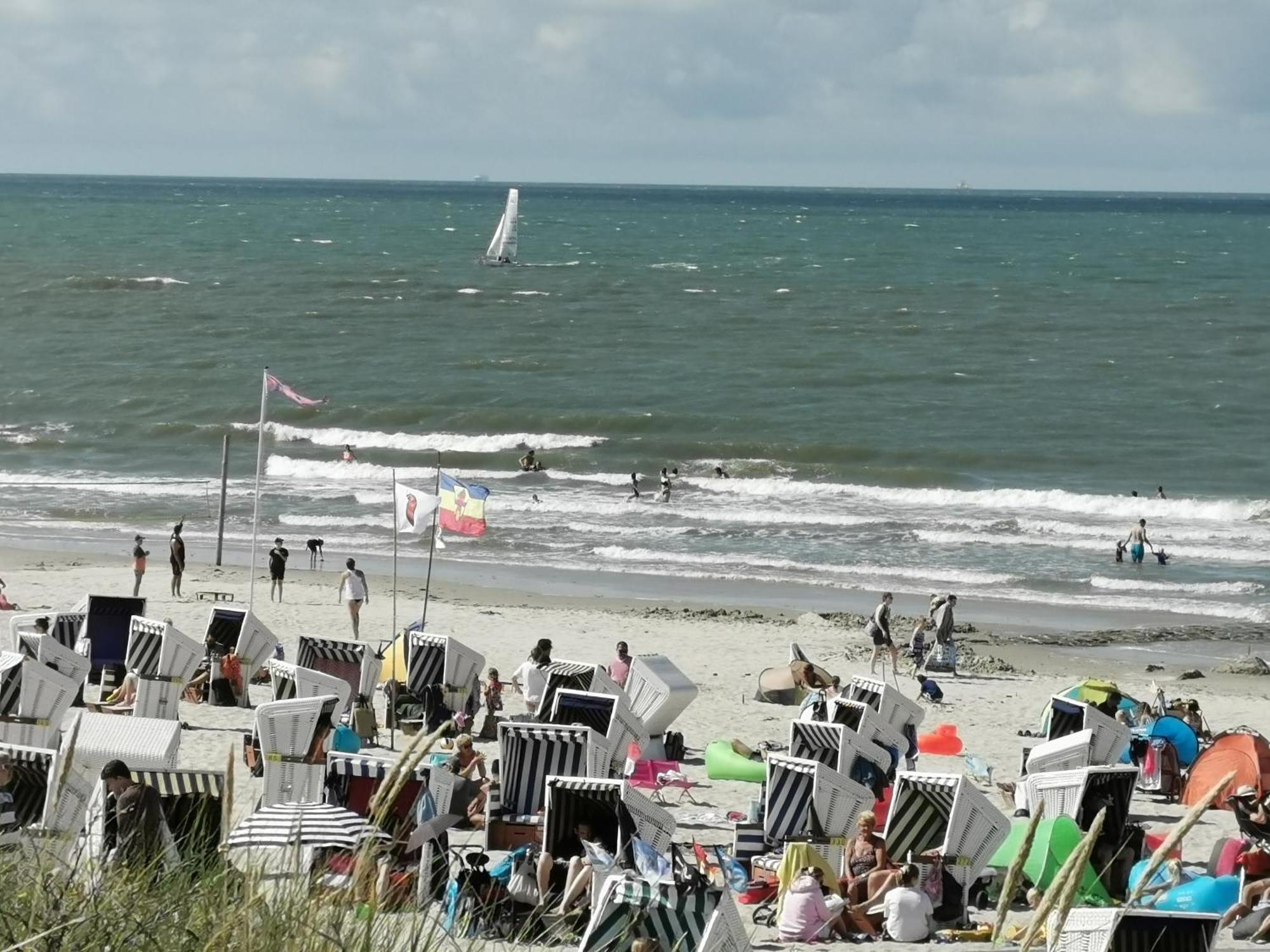 Haus Oldenburg - Wohnung 3 Mit Balkon Wangerooge Luaran gambar